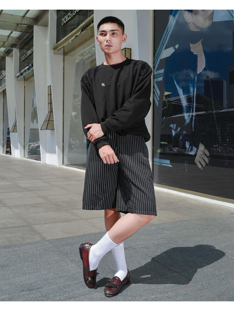 WAG BAGGY SHORT BLACK AND WHITE STRIPES - 67percent