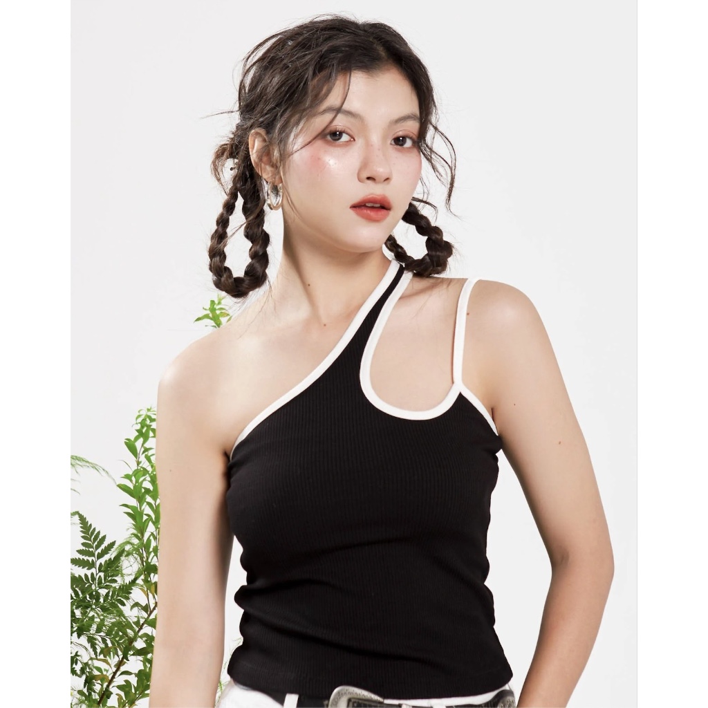 Cut Out Style T-shirt - Black - Dottie
