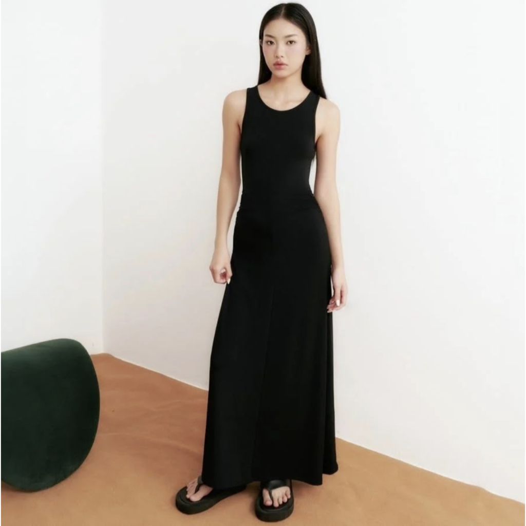 Waist-trimmed Armpit Midi Dress  Black	- Dottie