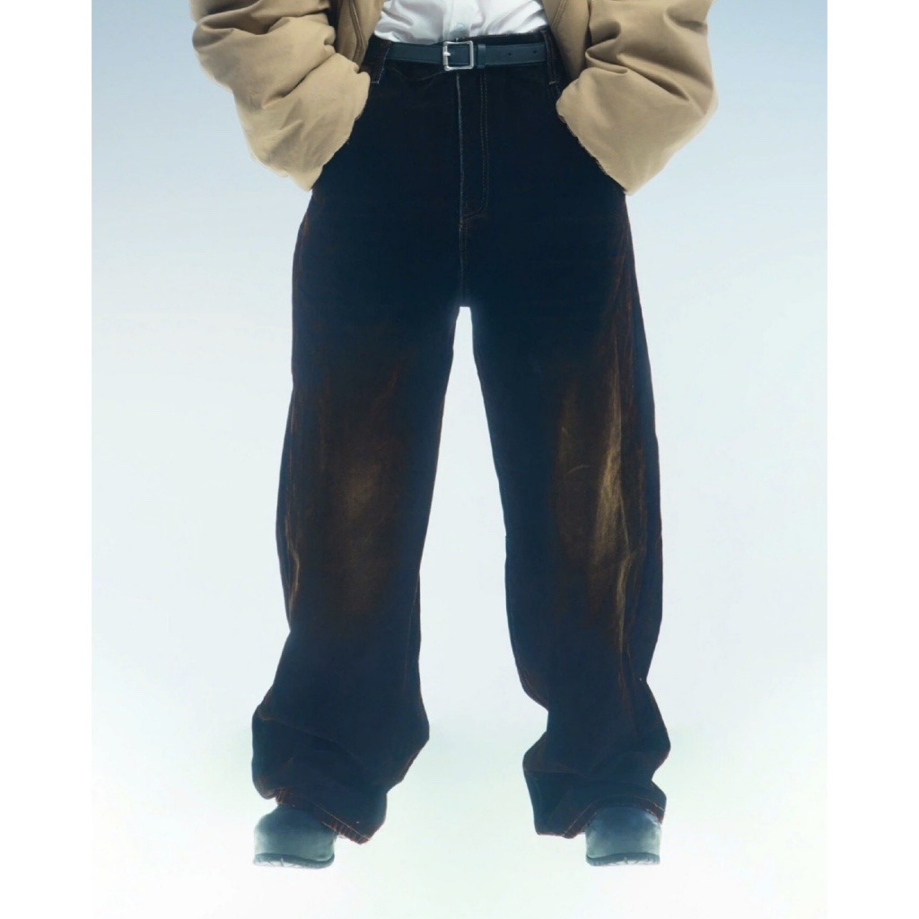DENIM VELVET WASH JEANS - 67 Percent