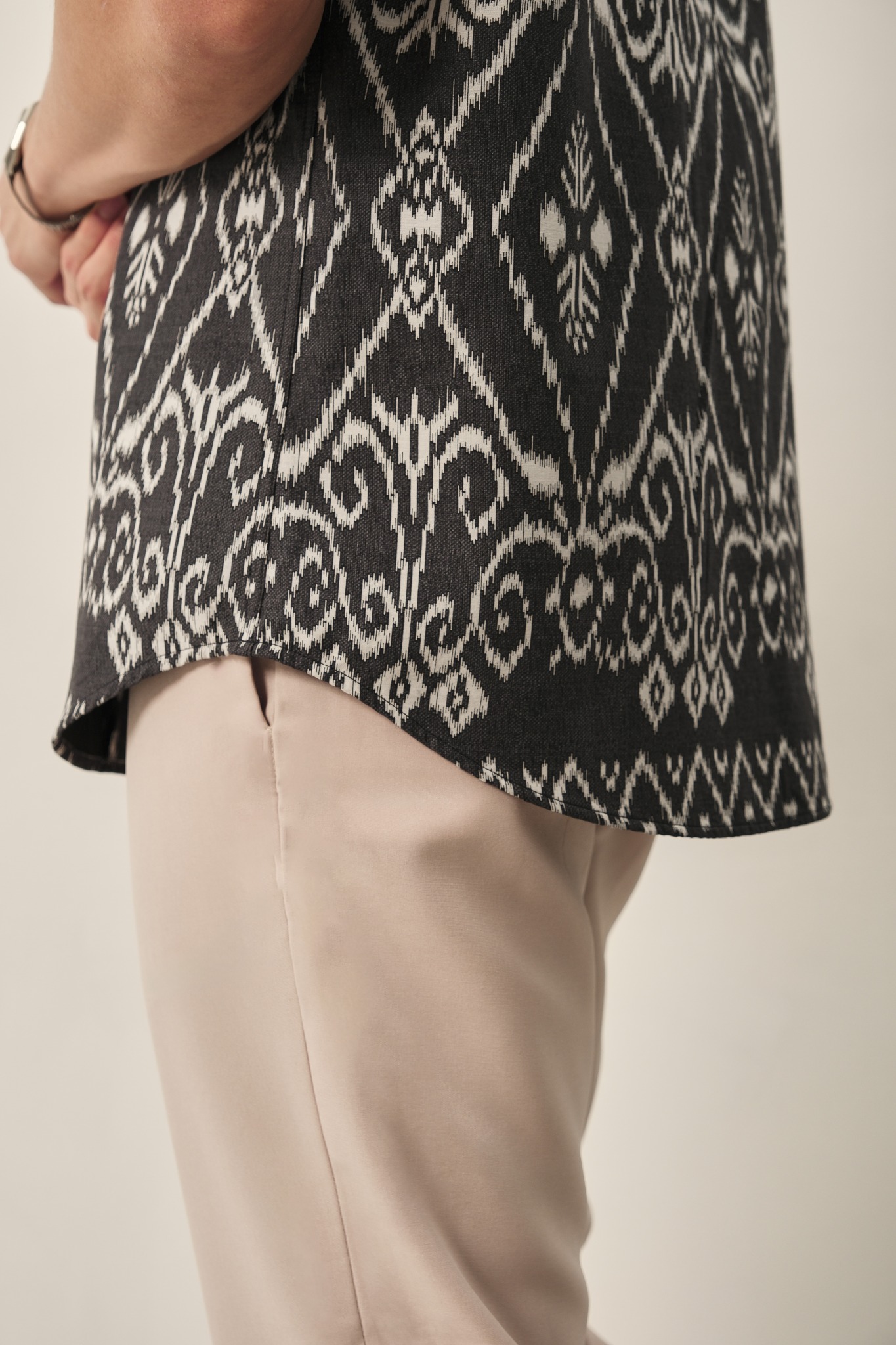 MARAKESH BLACK Short Sleeve