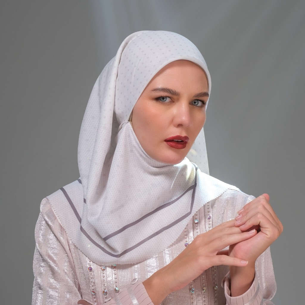 Shafira - Corvina Printed Scarf - Kerudung Segi Empat Motif - Hard Box Packaging