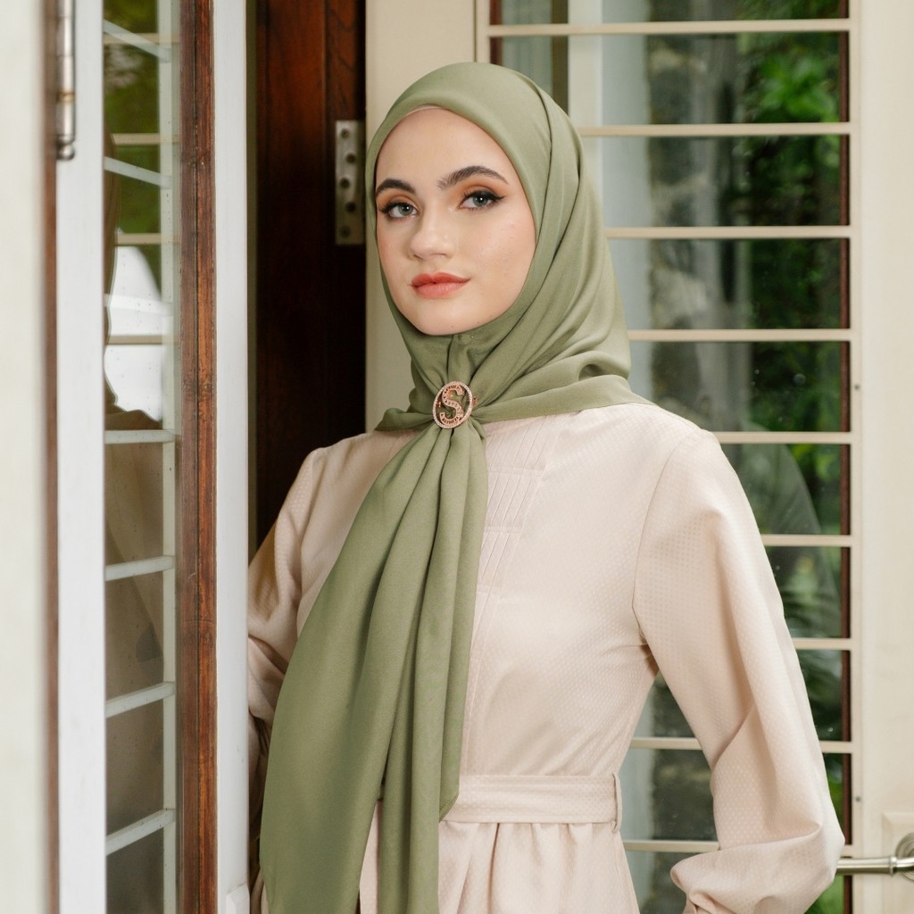Shafira - Safiyya Plain Scarf - Hijab Segi Empat Polos - Hard Box Packaging
