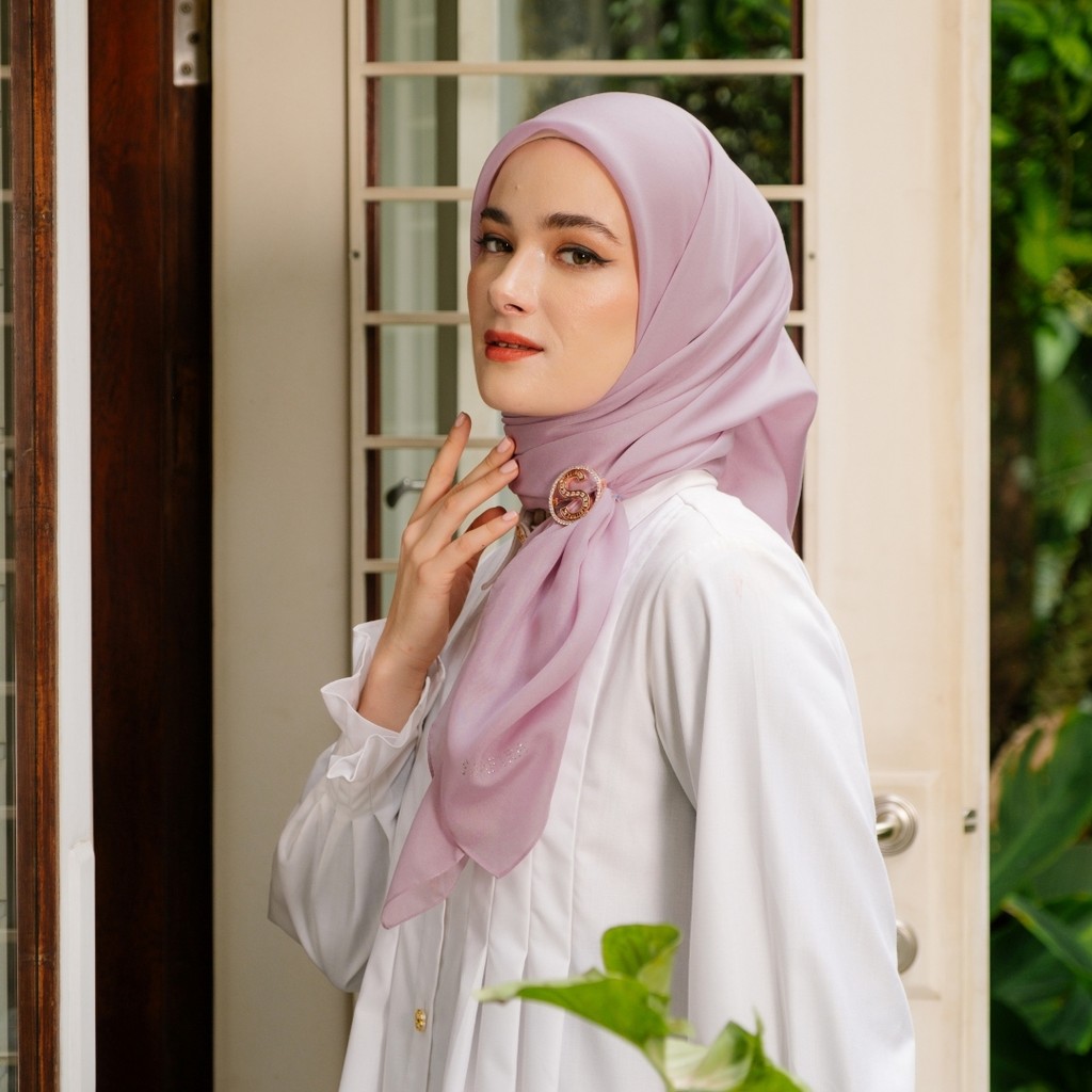 Shafira - Safiyya Plain Scarf - Hijab Segi Empat Polos - Hard Box Packaging