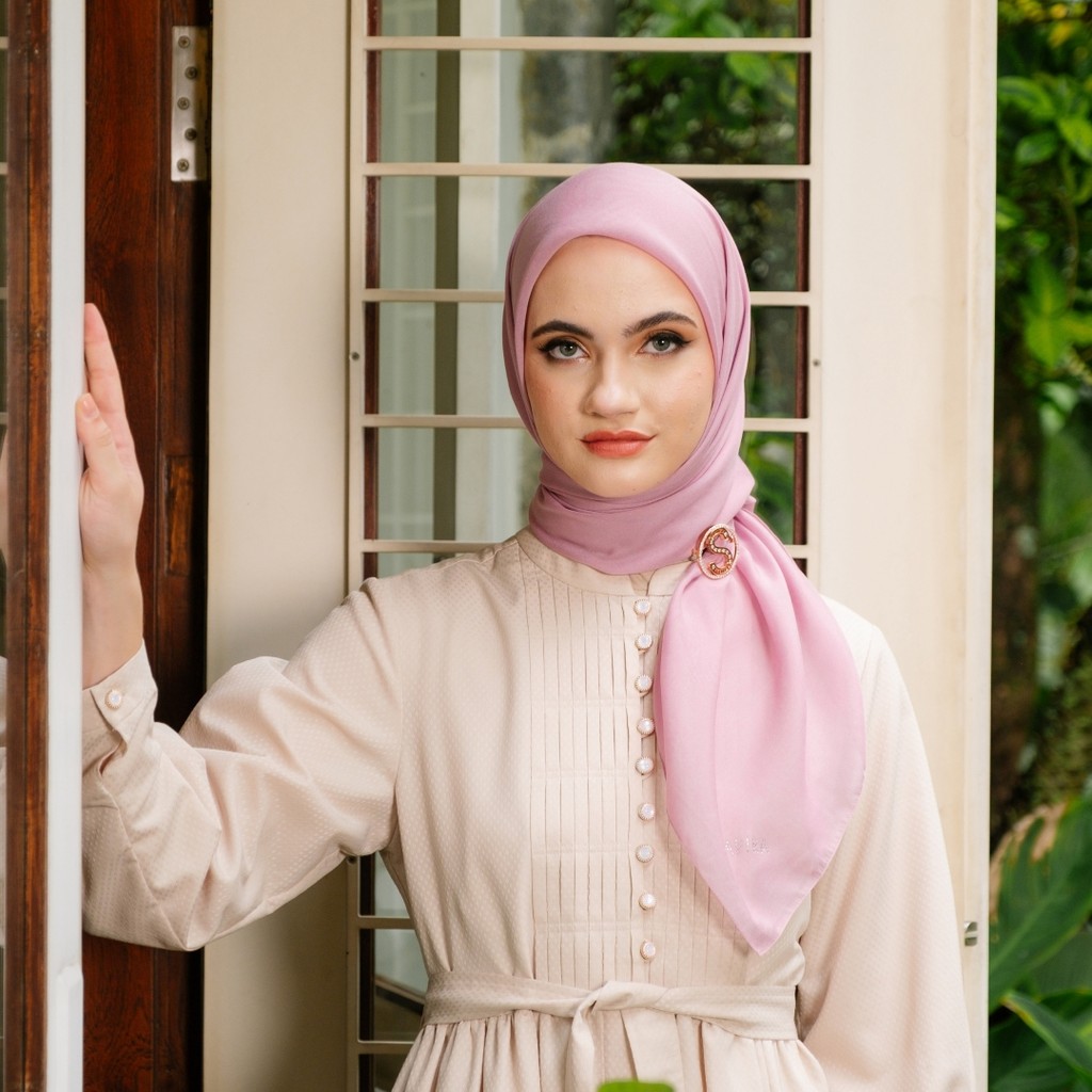 Shafira - Safiyya Plain Scarf - Hijab Segi Empat Polos - Hard Box Packaging