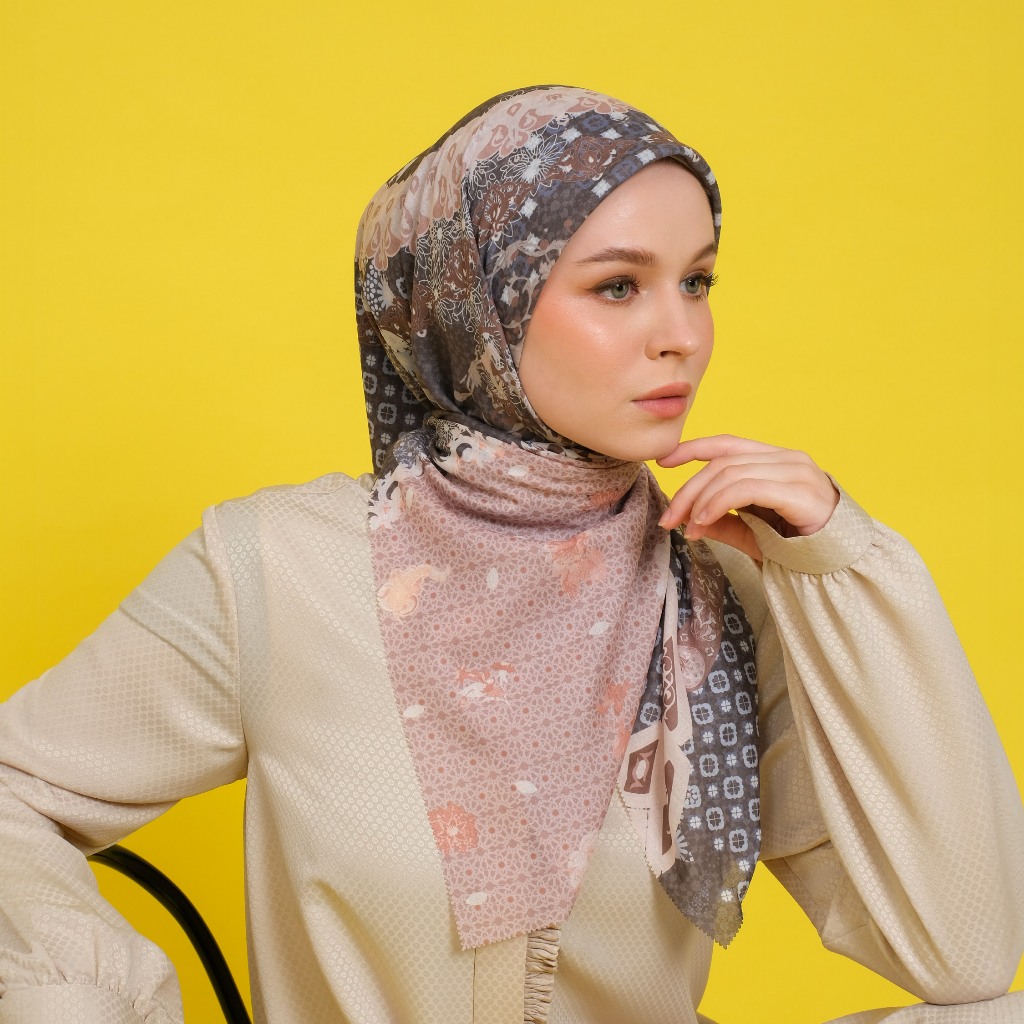 Shafira - Zemora Printed Scarf - Hijab Segi Empat Motif - Voal - Hard Box Packaging