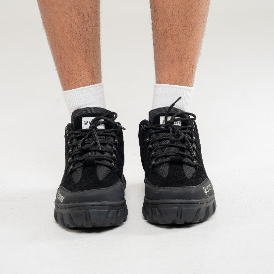 Catless Sepatu boots Safety Pria Everest Hitam - Sepatu Outdoor Gunung Pria Dengan Ujung Besi