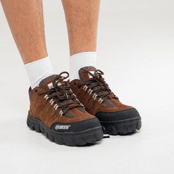 Catless Sepatu boots Safety Pria Everest Brown - Sepatu Outdoor Gunung Pria Dengan Ujung Besi