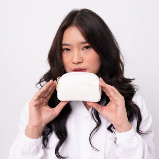 Image of FEMMEBRAVILE Dompet Mini Wanita KEIRA | Card Holder Kulit Sintetis dengan Gantungan Hook Chain