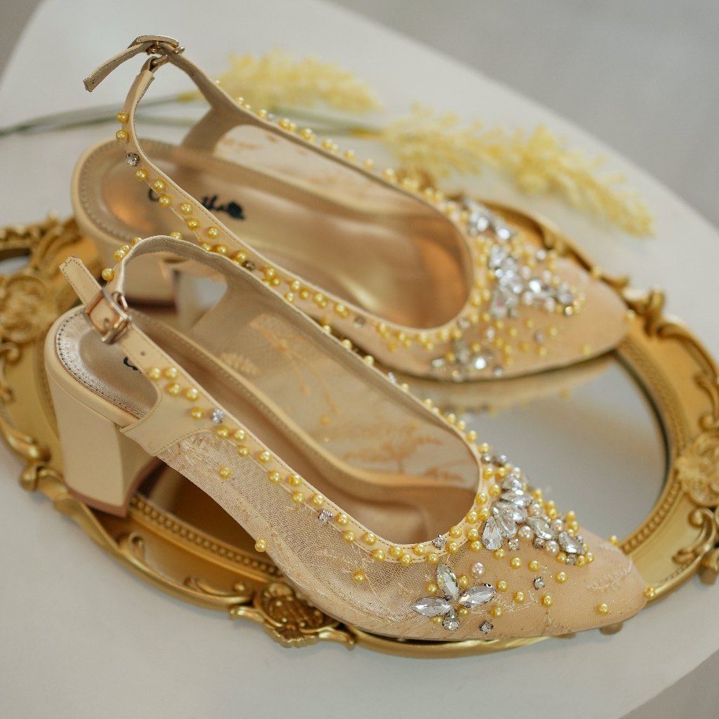 Deu_Calantha Sepatu Ankle Strap Adeline Cream & White 7 cm