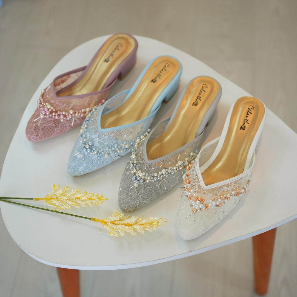 Deu_Calantha Sepatu Pesta Wanita Wedding Shoes Selop Payet Sierra Heels 3 Cm Slop Kain Brokat Mewah Hak Tebal Kulit Sintesis Insole Empuk Kuat Dan Nyaman Dipakai