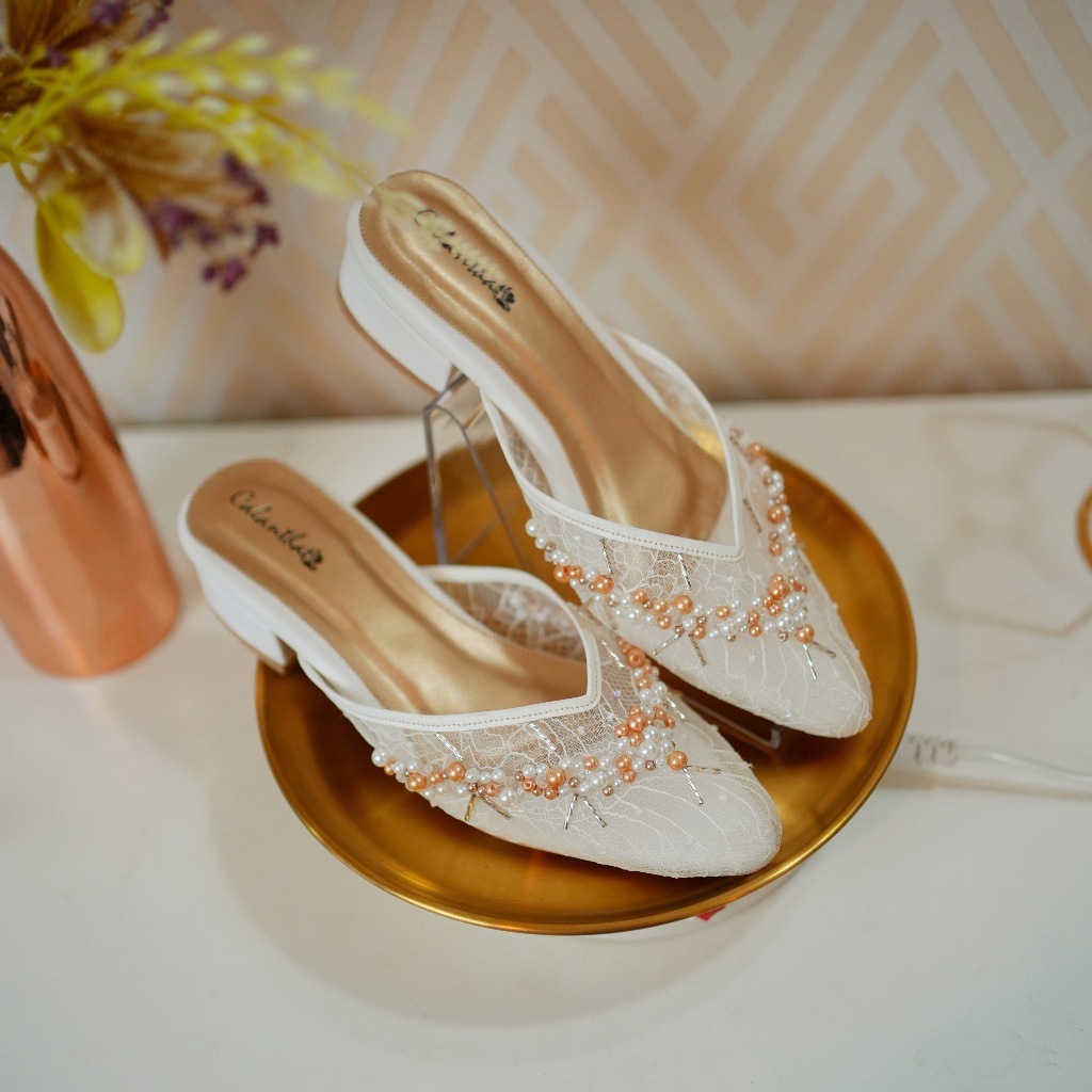 Deu_Calantha Sepatu Pesta Wanita Wedding Shoes Selop Payet Sierra Heels 3 Cm Slop Kain Brokat Mewah Hak Tebal Kulit Sintesis Insole Empuk Kuat Dan Nyaman Dipakai