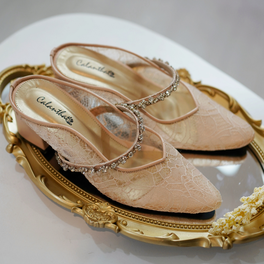 Deu_Calantha Sepatu Pesta Wanita Wedding Shoes Selop Payet Larisa Heels 5 Cm Slop Kain Brokat Mewah Hak Tebal Kulit Sintesis Insole Empuk Kuat Dan Nyaman Dipakai