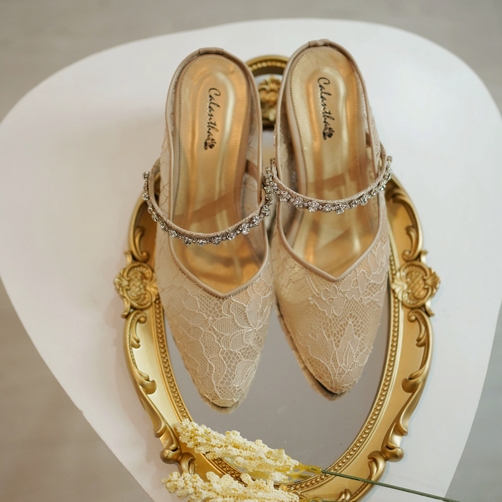 Deu_Calantha Sepatu Pesta Wanita Wedding Shoes Selop Payet Larisa Heels 5 Cm Slop Kain Brokat Mewah Hak Tebal Kulit Sintesis Insole Empuk Kuat Dan Nyaman Dipakai