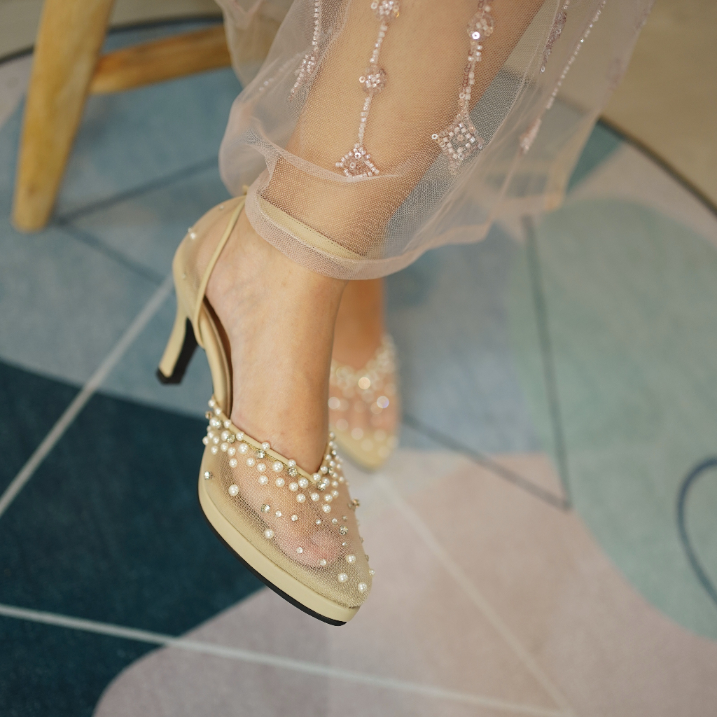 Deu_Calantha Sepatu Pesta Wanita Wedding Shoes Selop Ankle Strap Leona Heels 8 Cm Platform 1 Cm Slop Kain Brokat Mewah Hak Tebal Kulit Sintesis Insole Empuk Kuat Dan Nyaman Dipakai