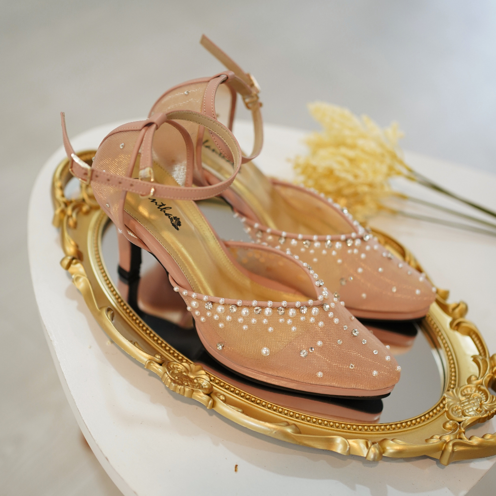 Deu_Calantha Sepatu Pesta Wanita Wedding Shoes Selop Ankle Strap Leona Heels 8 Cm Platform 1 Cm Slop Kain Brokat Mewah Hak Tebal Kulit Sintesis Insole Empuk Kuat Dan Nyaman Dipakai