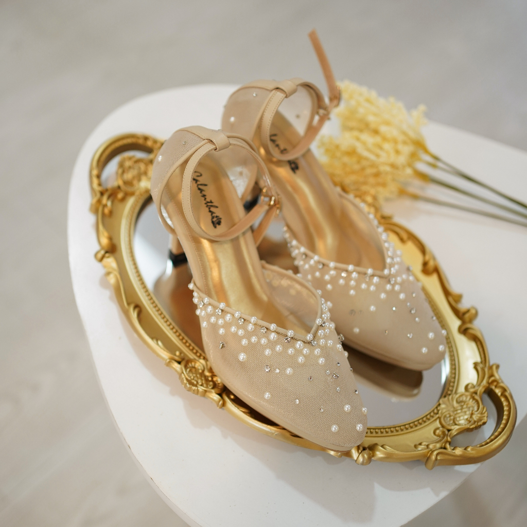 Deu_Calantha Sepatu Pesta Wanita Wedding Shoes Selop Ankle Strap Leona Heels 8 Cm Platform 1 Cm Slop Kain Brokat Mewah Hak Tebal Kulit Sintesis Insole Empuk Kuat Dan Nyaman Dipakai