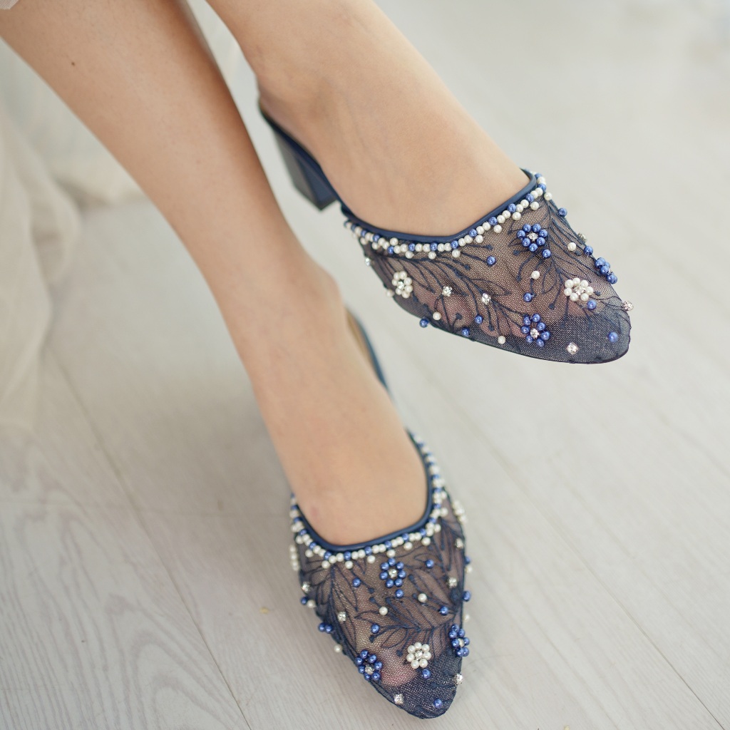 Deu_Calantha Sepatu Pesta Wanita Wedding Shoes Selop Payet Arabelle Heels 5 Cm Slop Kain Brokat Mewah Hak Tebal Kulit Sintesis Insole Empuk Kuat Dan Nyaman Dipakai