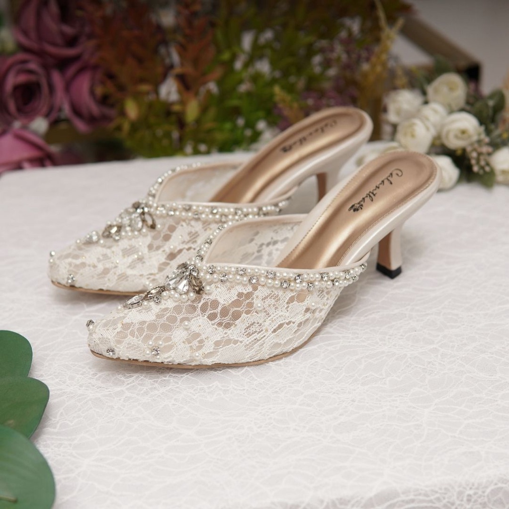 Deu_Calantha Sepatu Pesta Wanita Wedding Shoes Selop Payet Vinea White Heels 7 Cm Slop Kain Brokat Mewah Hak Tebal Kulit Sintesis Insole Empuk Kuat Dan Nyaman Dipakai