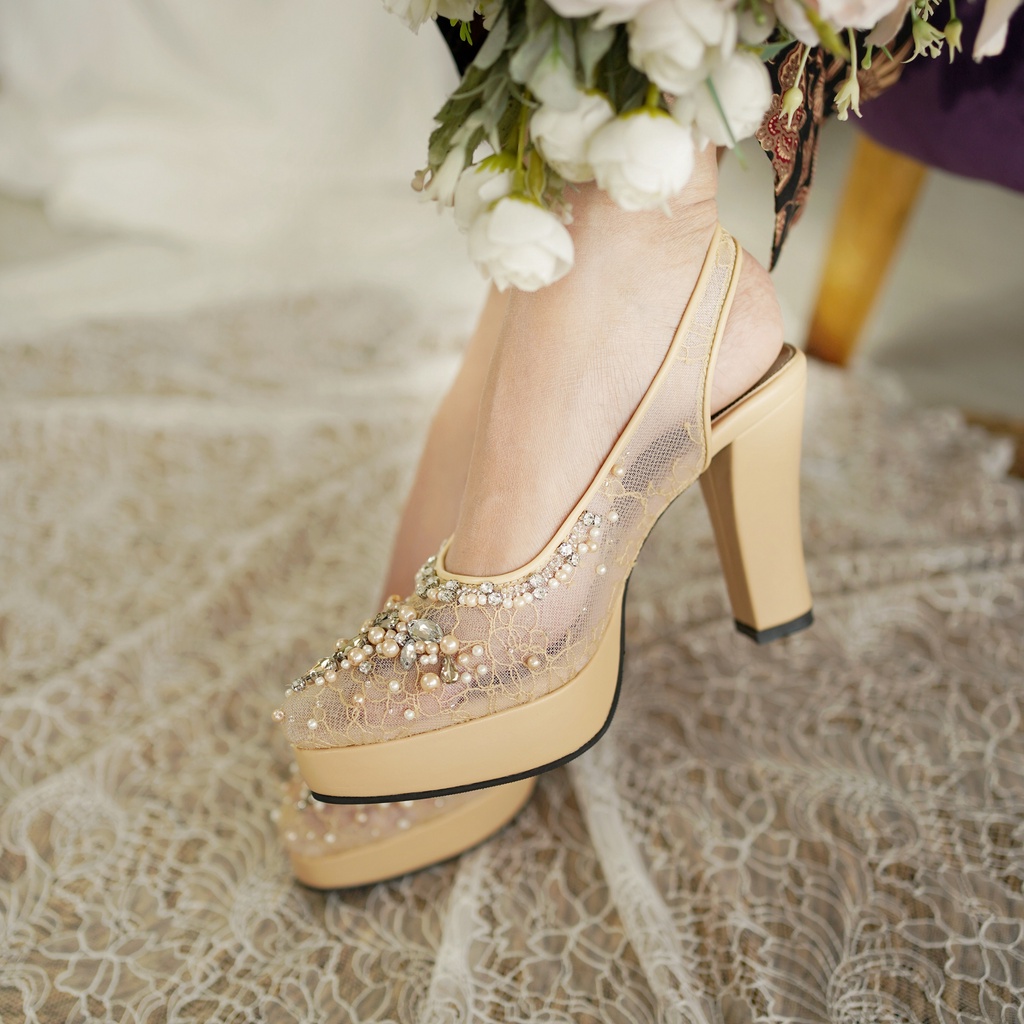 Deu_Calantha Sepatu Pesta Wanita Wedding Shoes Selop Ankle Strap Grace Nude Heels 10 Cm Slop Kain Brokat Mewah Hak Tebal Kulit Sintesis Insole Empuk Kuat Dan Nyaman Dipakai