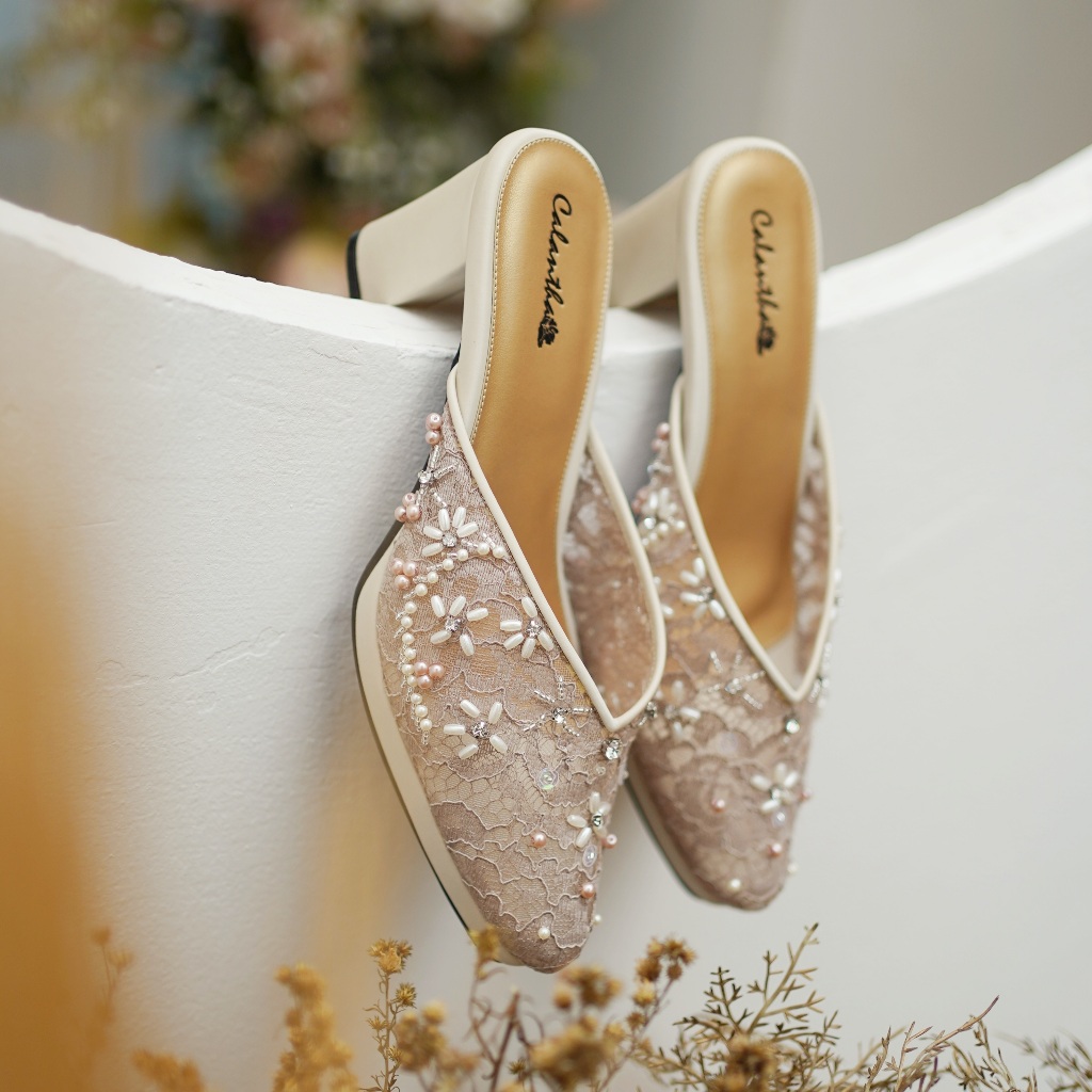 Deu_Calantha Sepatu Pesta Wanita Wedding Selop Payet Grasella Heels Blok 7 Cm Bahan Kain Brokat