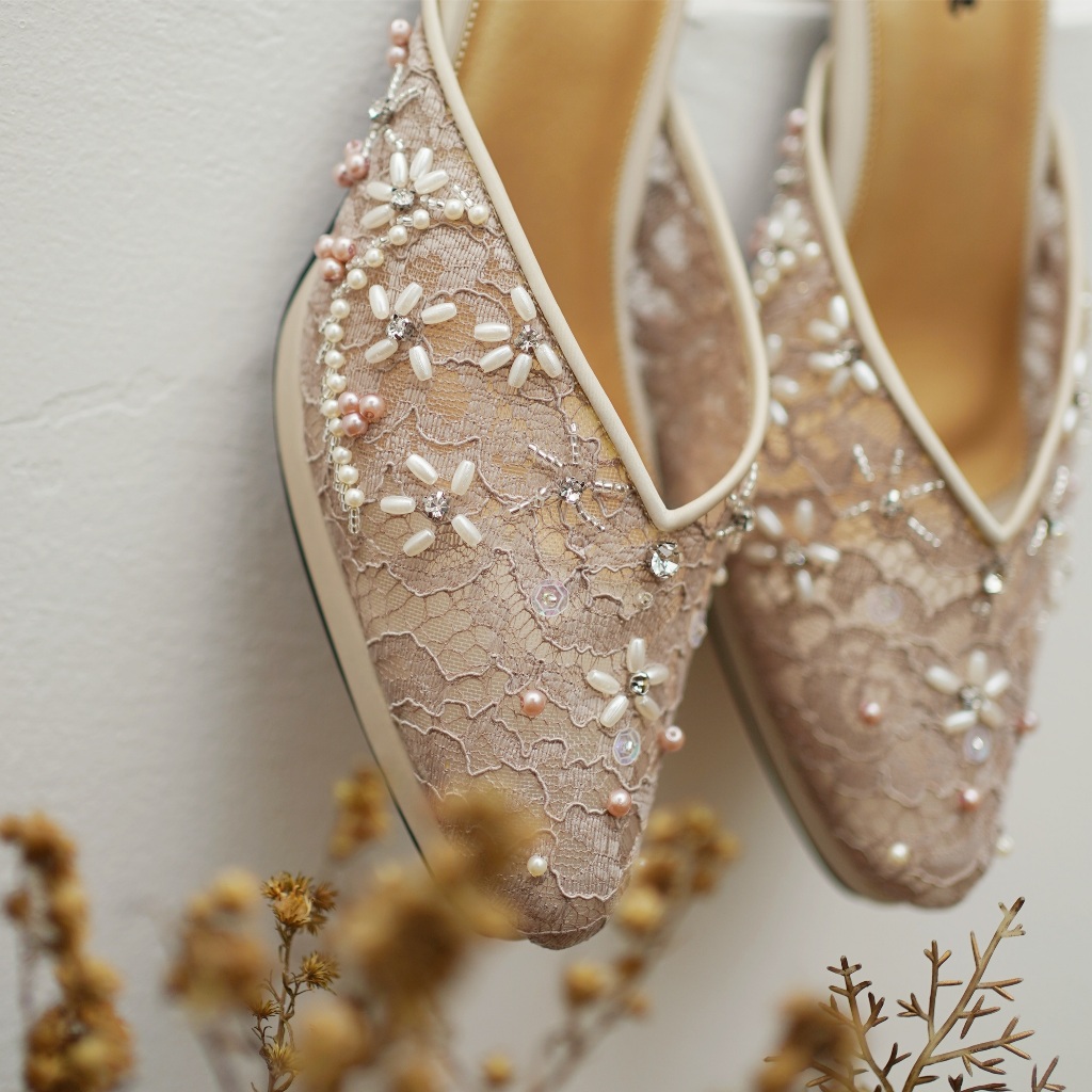 Deu_Calantha Sepatu Pesta Wanita Wedding Selop Payet Grasella Heels Blok 7 Cm Bahan Kain Brokat