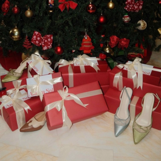 Image of Gift Wrapping